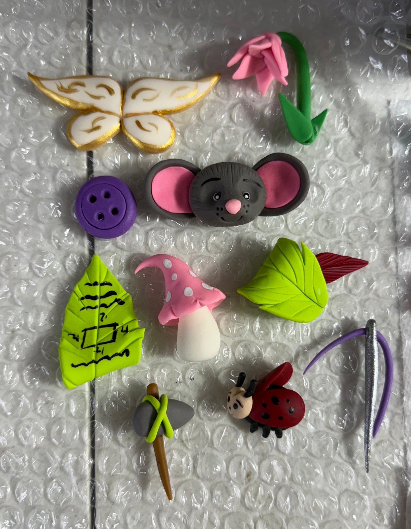 Chunches ( complements ) ( clay )